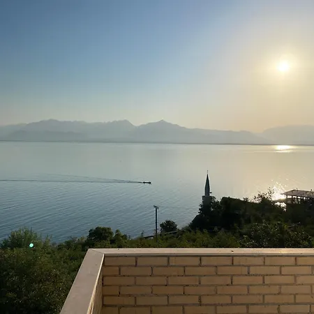 Homestay Tranquil Lakehouse Shkoder
