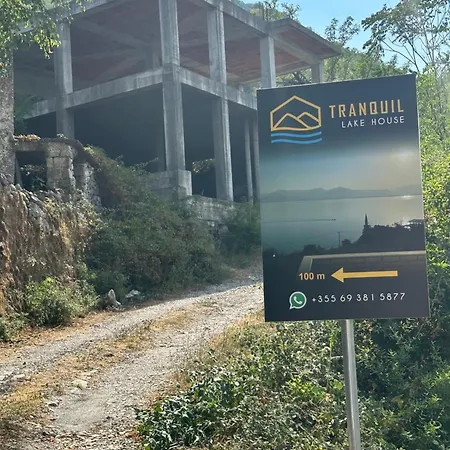 Tranquil Lakehouse ホームステイ Shkodër