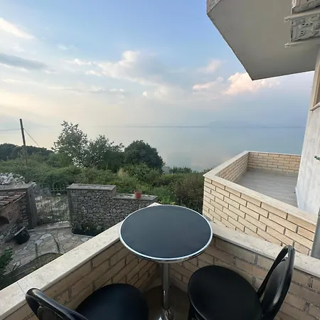 Homestay Tranquil Lakehouse Shkoder